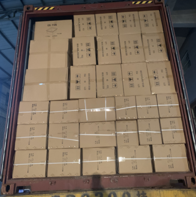 2023.9.25 GN pan, PC food pan & baking pan loading in 40HQ for a Poland customer